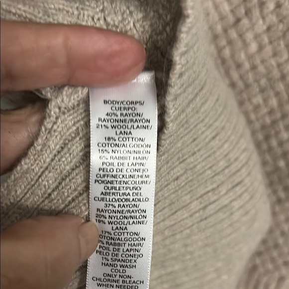 LOFT Women's Cream Sweater - Picture 3 of 4